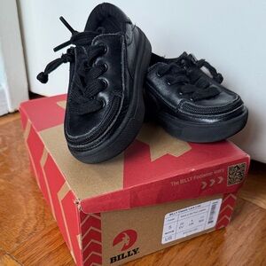 Billy Classic Lace Low top leather sneaker toddler